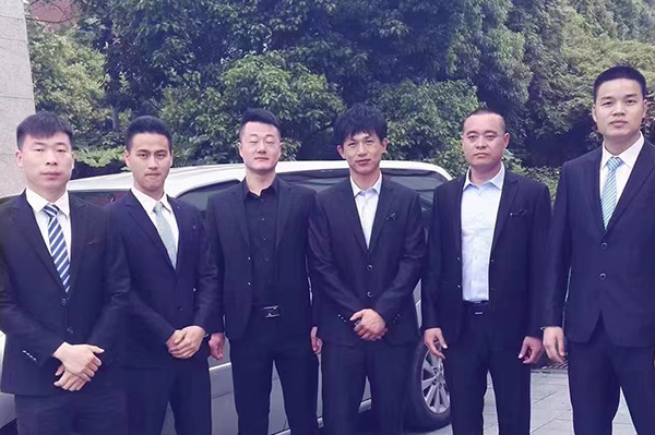 ?武漢男子申請保護令無果，雇環宇兄弟保鏢保護安全